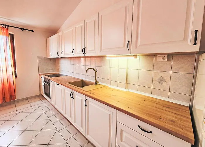 Rose-3 By Interhome Apartman Zaboric